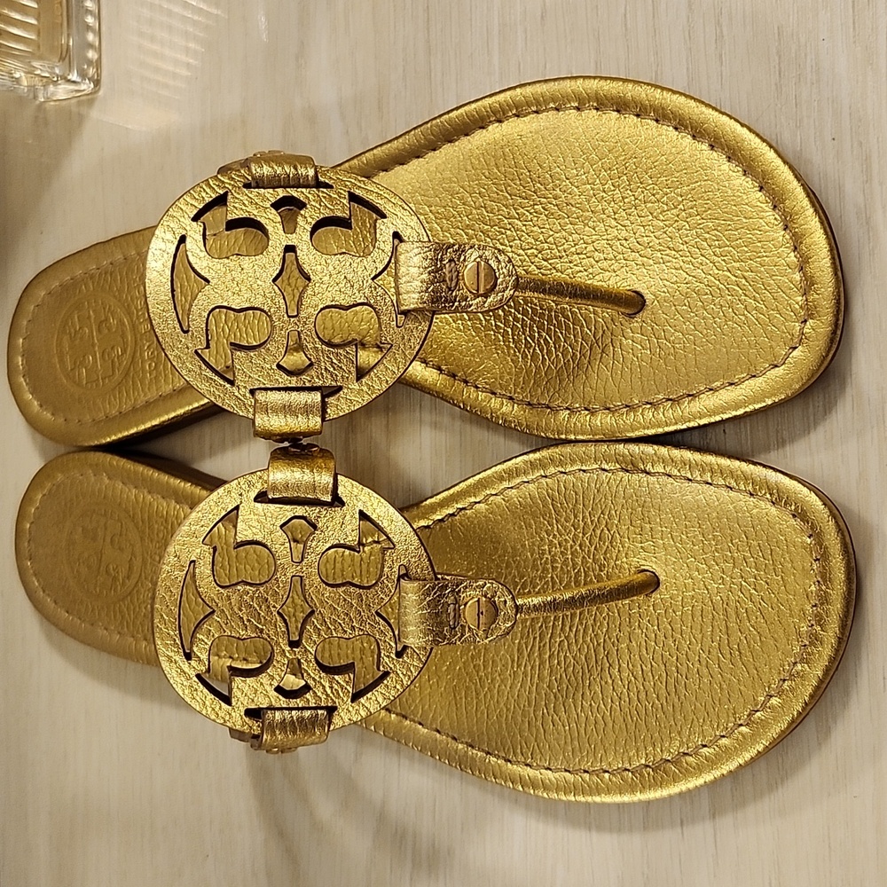 ●Rare● Gold Tumbled Leatger Miller Sandals By Tory Burch